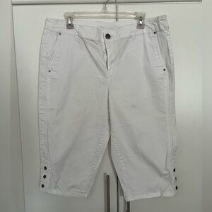 Style & Co White Capri"s Sz 16